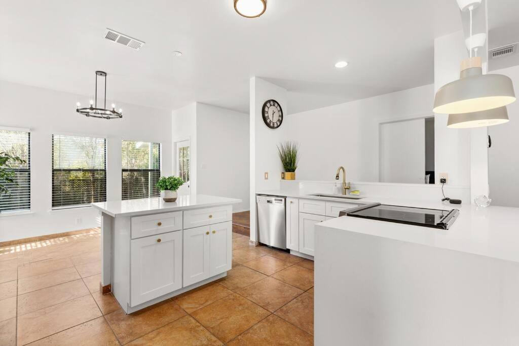 5 Bedrooms With Chefs Kitchen 2 Masters Room And Game Lounge ซานอันโตนิโอ ภายนอก รูปภาพ