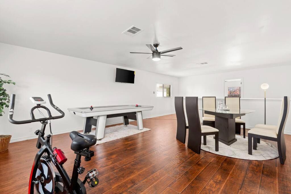 5 Bedrooms With Chefs Kitchen 2 Masters Room And Game Lounge ซานอันโตนิโอ ภายนอก รูปภาพ